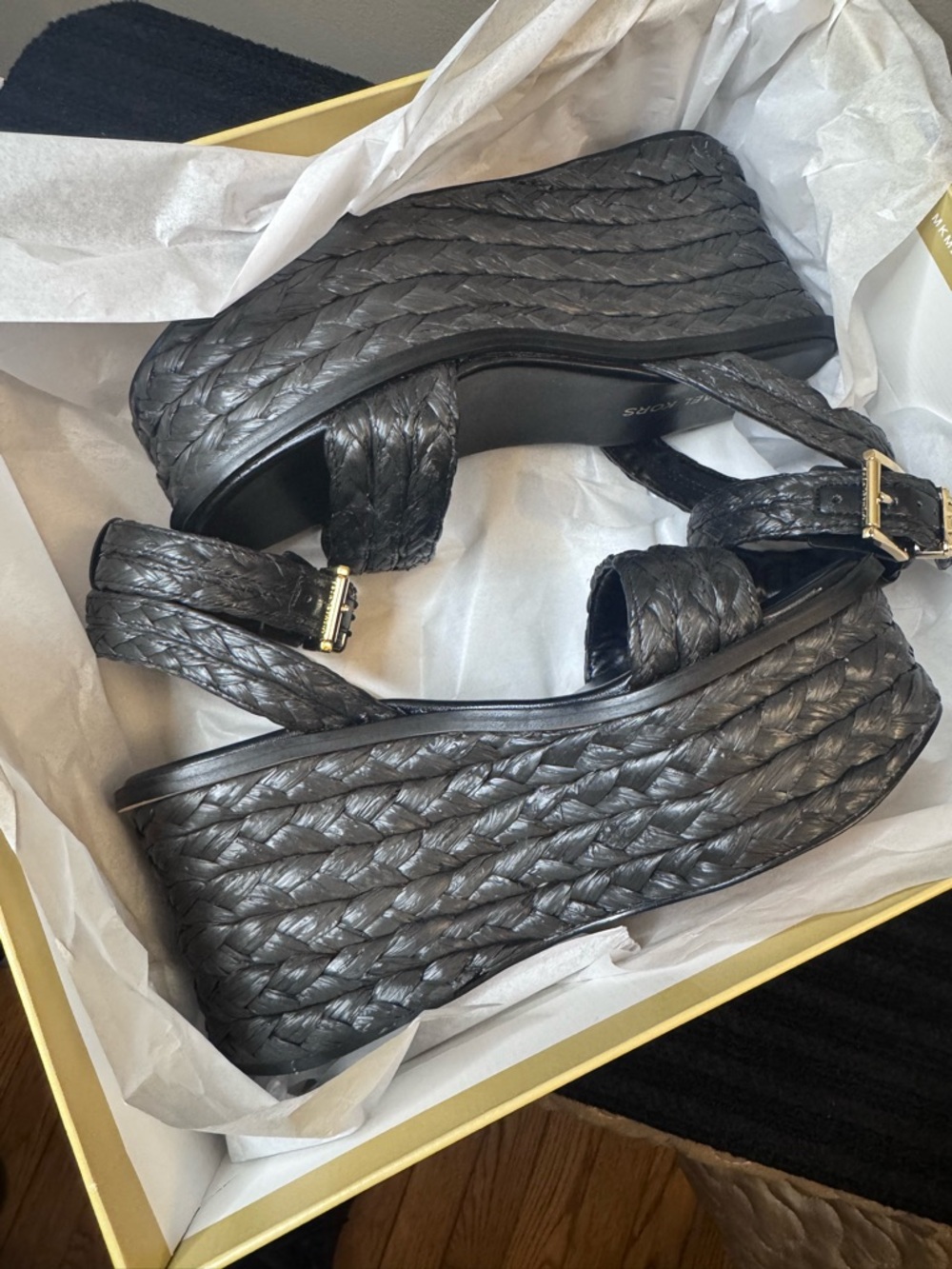 Women’s Michael Kor’s Sandra Sandal in Black size 6